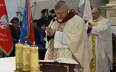 11-11-2017, Józefów nad Wisłą. 99. rocznica odzyskania niepodległości przez Polskę. Kapłani, od lewej: ks. Andrzej Walencik, ks. Stanisław Stępień.