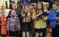 11-11-2017, Józefów nad Wisłą. 99. rocznica odzyskania niepodległości przez Polskę. Program słowno-muzyczny w wykonaniu dzieci ze Szkoły Podstawowej w Boiskach.