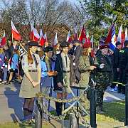 Święto Niepodległości. 11 listopada 2018 roku, Józefów nad Wisłą. Marsz Niepodległości. <i>Dziękujemy Ci, Boże, za wszelkie doświadczenia, nawet te najboleśniejsze, jeśli umieliśmy wyciągnąć z nich dla siebie naukę na przyszłość.</i>